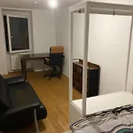 Zentrales Zimmer, Naehe Oktoberfest, Bett Und Schlafcouch