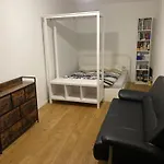 Zentrales Zimmer, Naehe Oktoberfest, Bett Und Schlafcouch