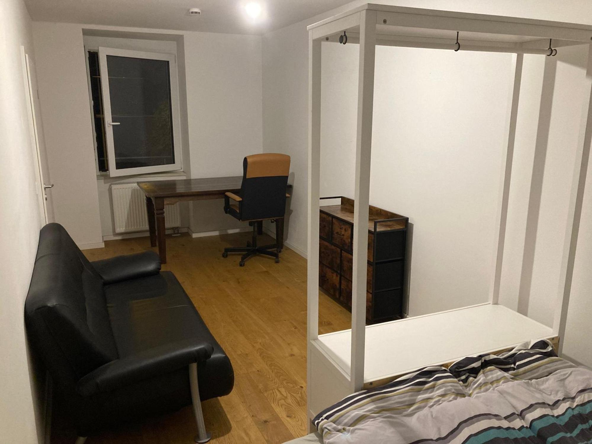 Zentrales Zimmer, Naehe Oktoberfest, Bett Und Schlafcouch Apartment Munich