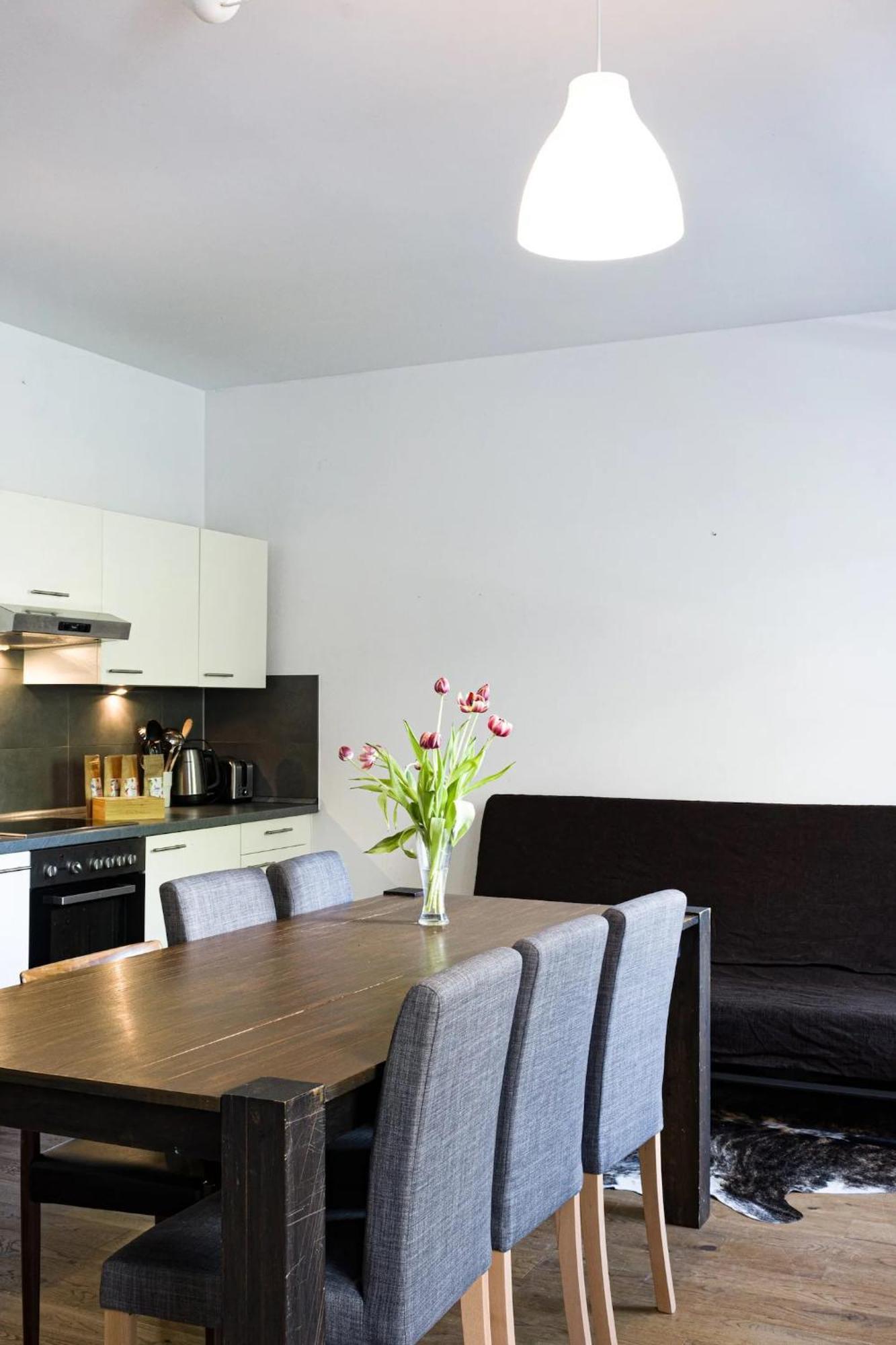 Zentrales Zimmer, Naehe Oktoberfest, Bett Und Schlafcouch Apartment