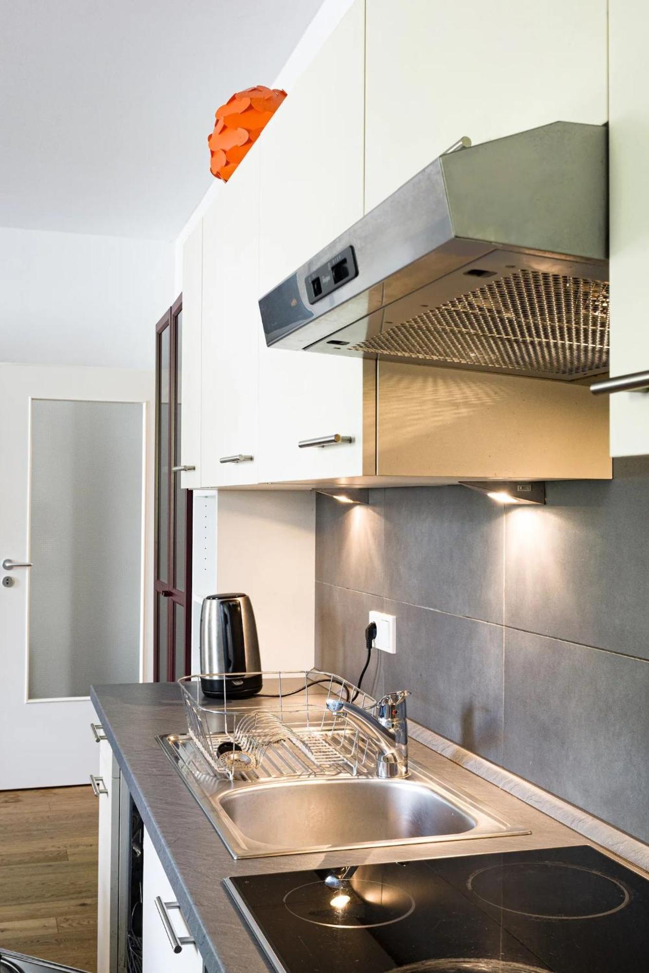 Apartment Zentrales Zimmer, Naehe Oktoberfest, Bett Und Schlafcouch