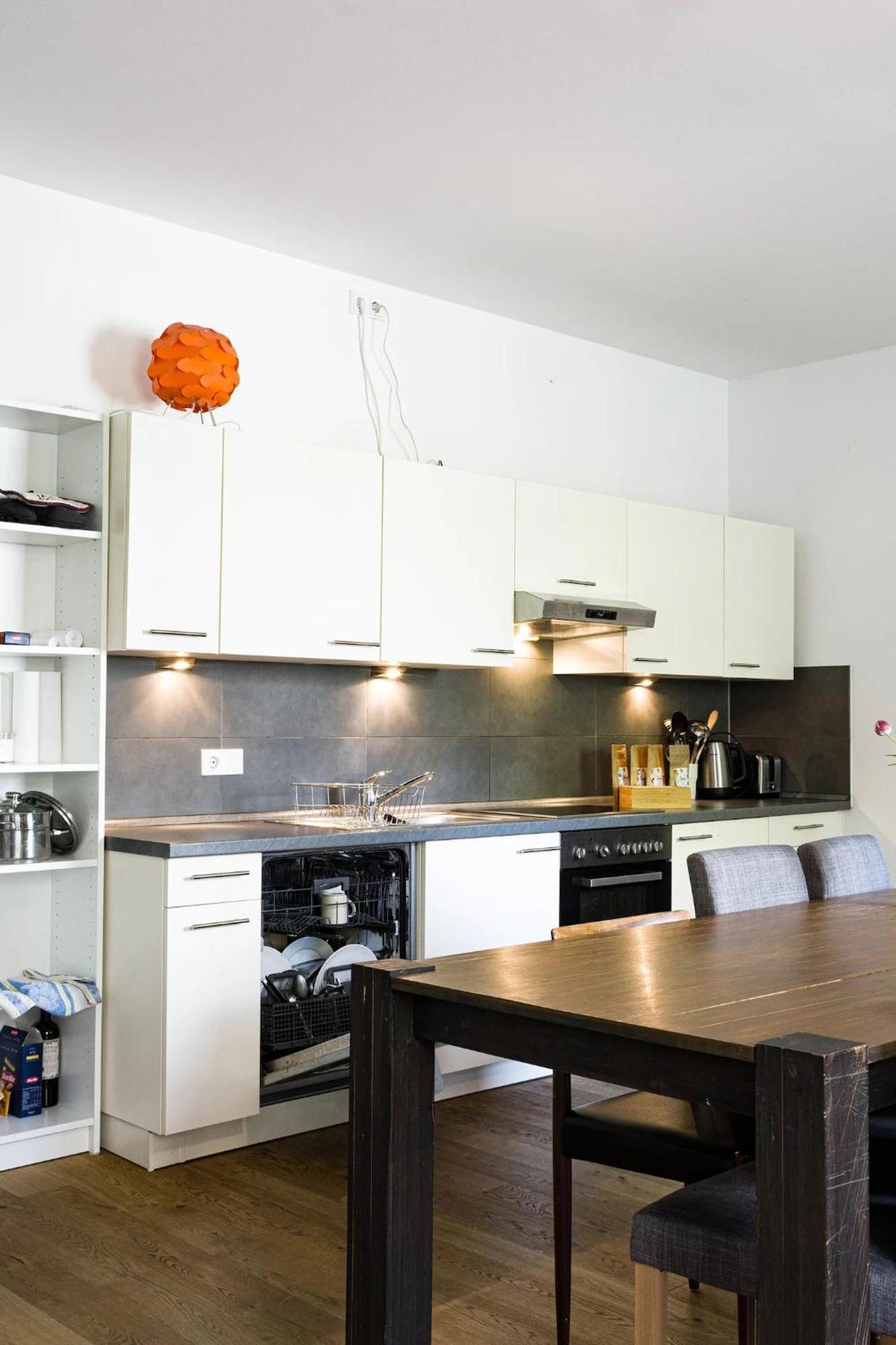 Zentrales Zimmer, Naehe Oktoberfest, Bett Und Schlafcouch Apartment Munich