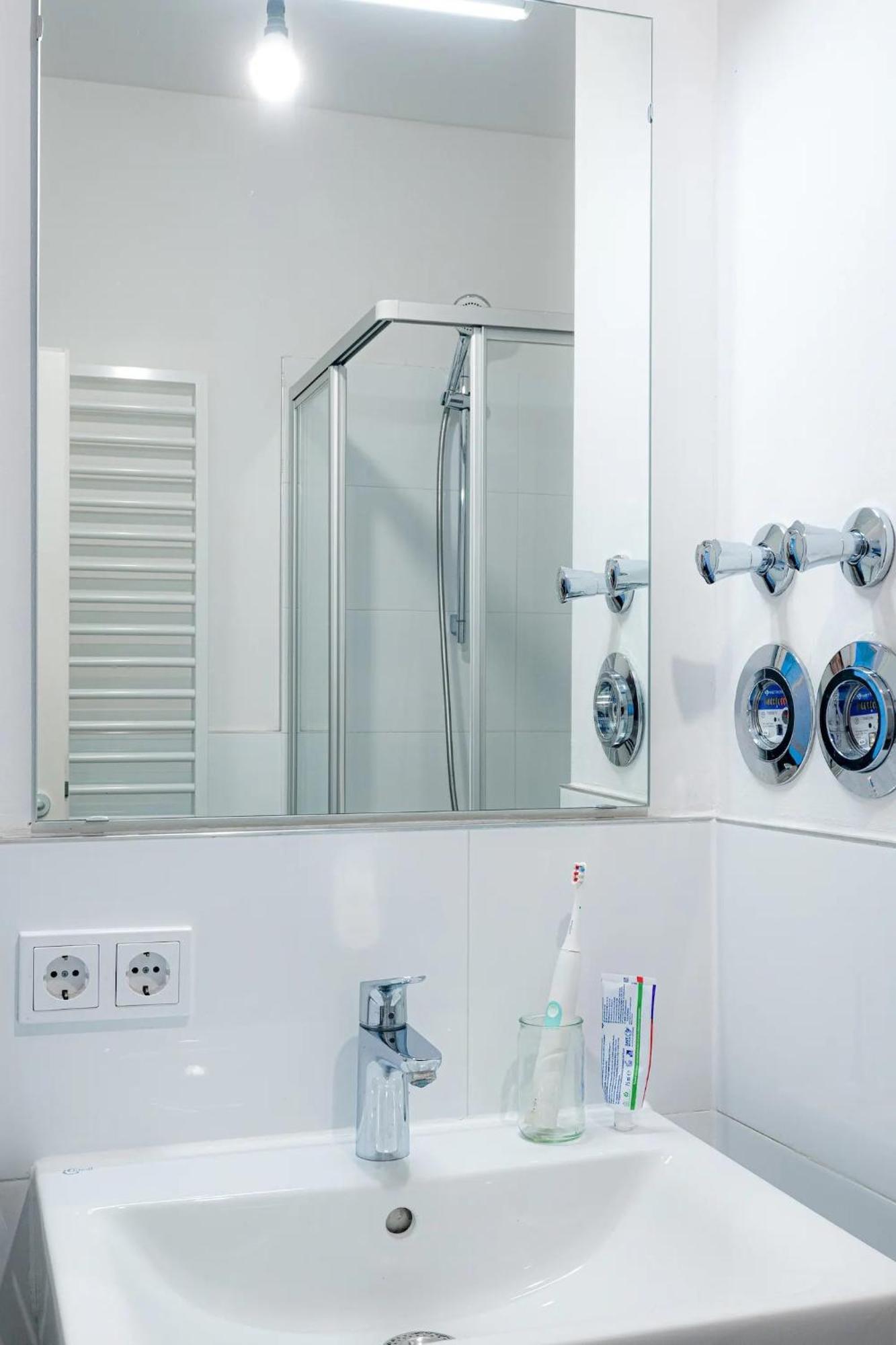 Zentrales Zimmer, Naehe Oktoberfest, Bett Und Schlafcouch Munich